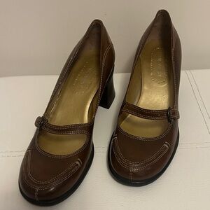 5. Nine West Chocolate Mary Jane Pumps